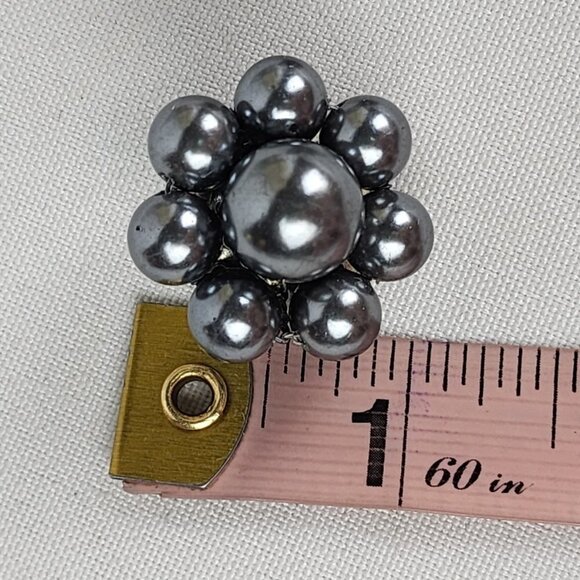 Vintage Japan Grey Beaded Clip On Earrings - Picture 4 of 4